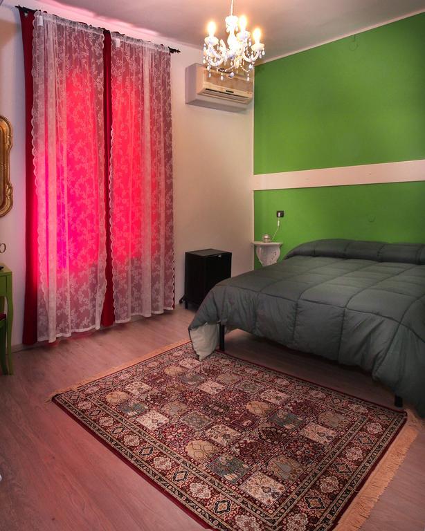 Hotel Due Spade Fidenza Habitación foto